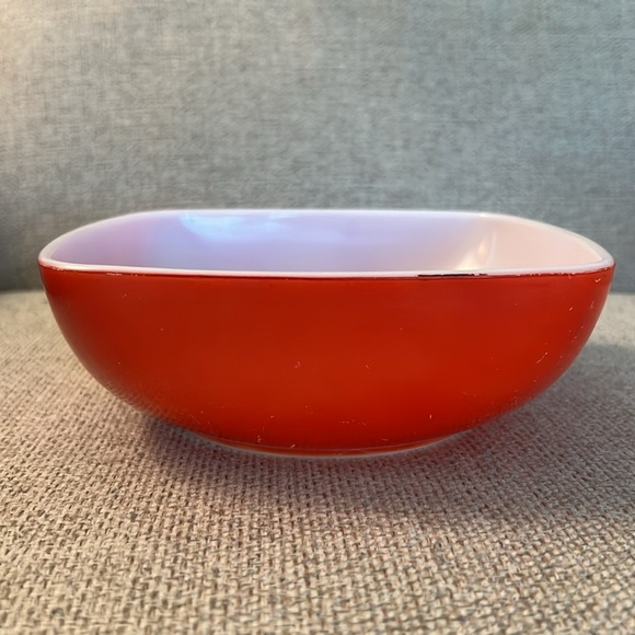 Vintage Pyrex 1.5 Quart Ovenware Red - Picture 6 of 11